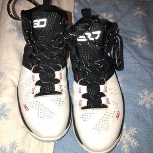 Curry suit and tie b-ball shoes